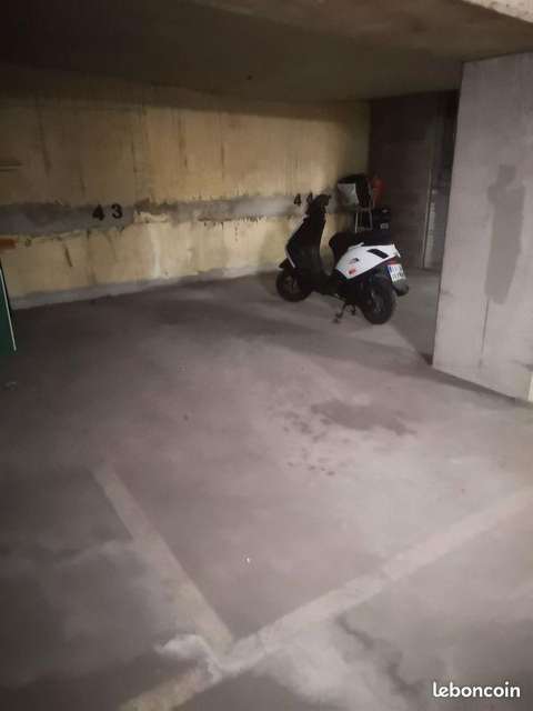 Place de parking 12 m² XXXXX
