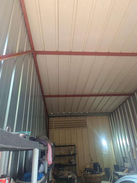 Local ,box de stockage de 28m2 et 110