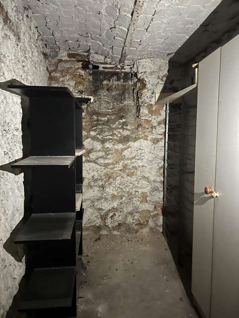 Cave 1er sous sol saine tres accessible