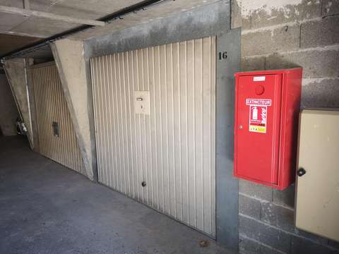 Garage/Box - 18m² à Nîmes
