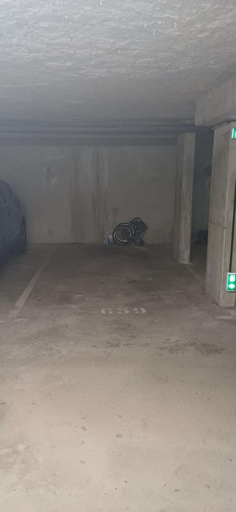 Parking 13m² à Roquebrune-sur-Argens
