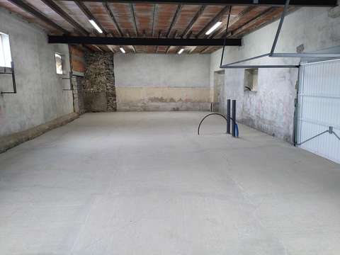 Entrepot 110m2 - automobile OK