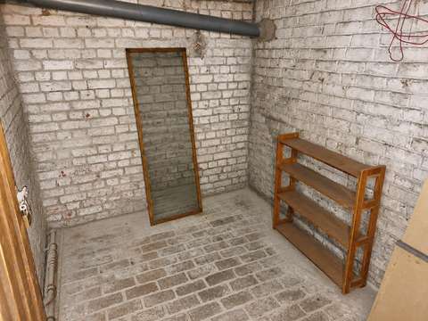 Location Cave saine sécurisée – 10 m²