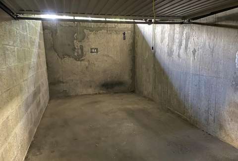 Garage Box 17m2 Reze 8 mai / Pont