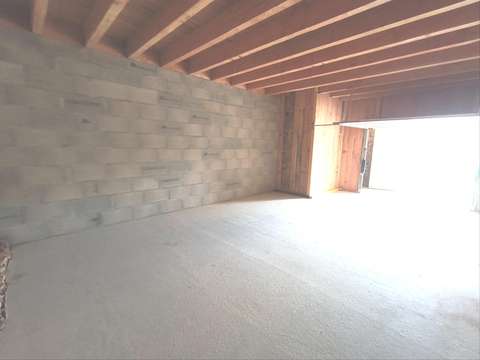 Box stockage 32 m2 grande hauteur 2,95 m