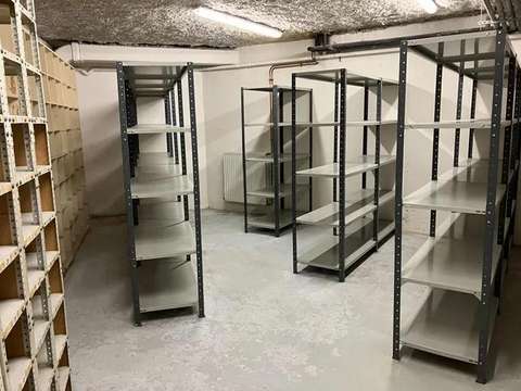 RARE 🔐 Local sécurisé 30 m² – Archives,