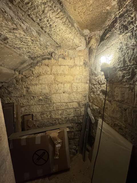 Cave sécurisée et éclairée - 5m2 - Paris