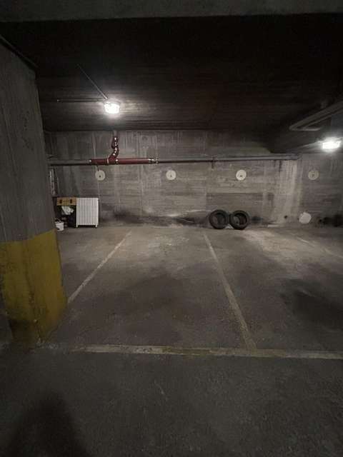 PLACE DE PARKING SÉCURISÉE - VINCENNES