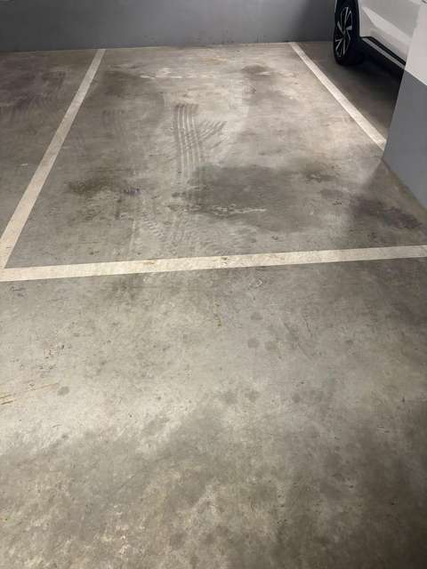 PLACE DE PARKING À LOUER – DISPONIBLE IMMÉDIATEMENT