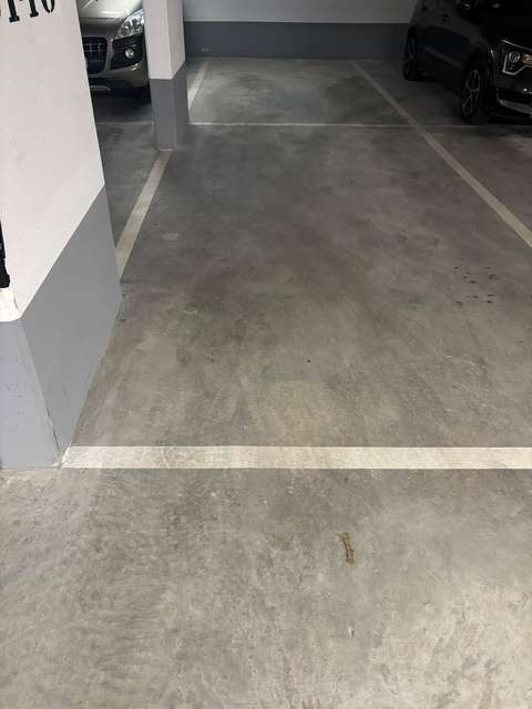 2 places de parking en enfilade disponible immédiatement