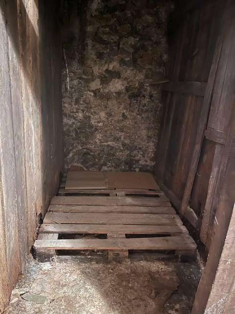 LOCATION CAVE – AVENUE DE CLICHY (entre Place