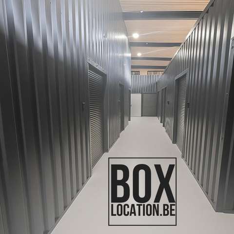 A LOUER ESPACE DE STOCKAGE POUR PRO &