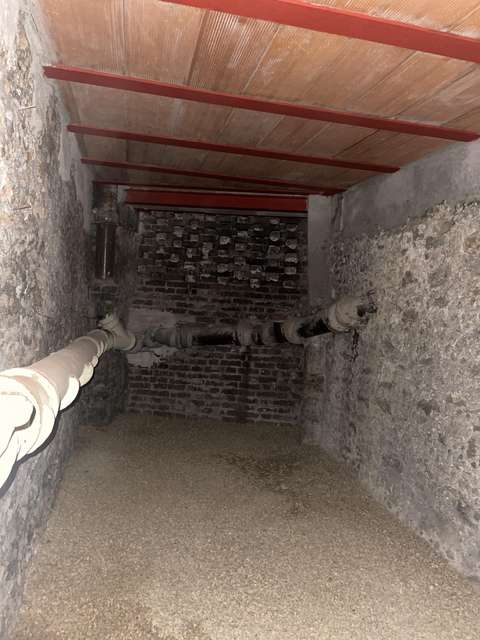 Cave 15m2 au 1 ss