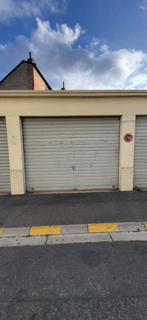 Garage/Box 16m² à Reims