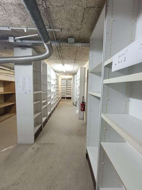 Local / Box / Stockage / Cave /