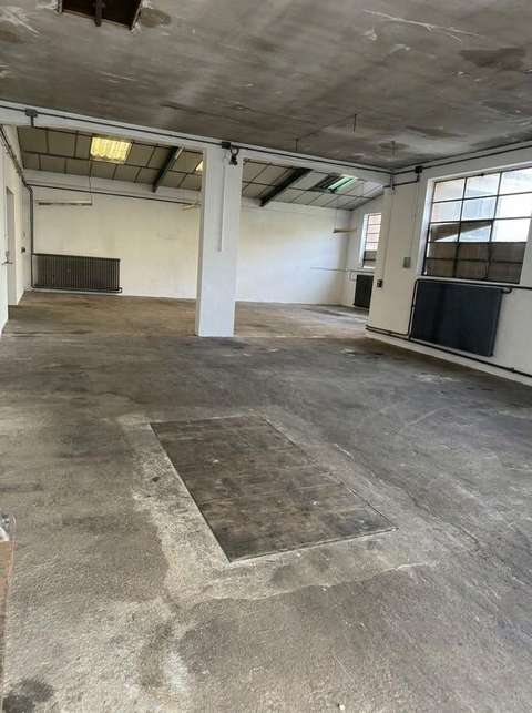 Grand espace de stockage privatif 140 m² –