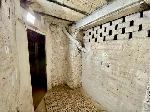 Cave (4,64m2) - Parc Montsouris (14e) - Disponible