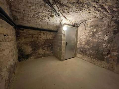 Cave de 12m² place des Ternes - Paris