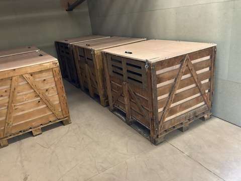 Garde Meubles, caisses fermées d'un métre cube