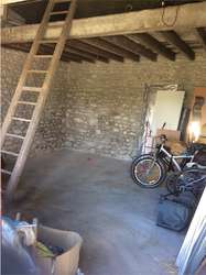 Loue espace dans grange. Proche parc pasteur