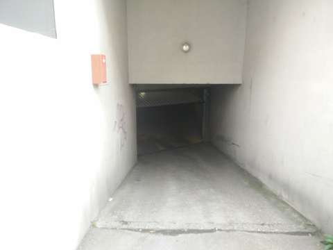 Garage en sous-sol de résidence sécurisé / Lyon
