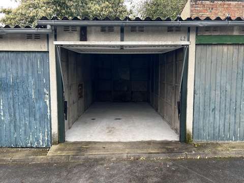 Loue Box extérieur de 13 m2 environ