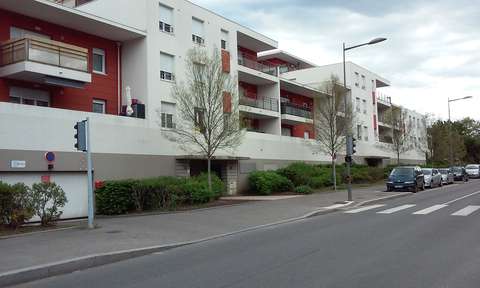 Garage en sous-sol de résidence / Feyzin
