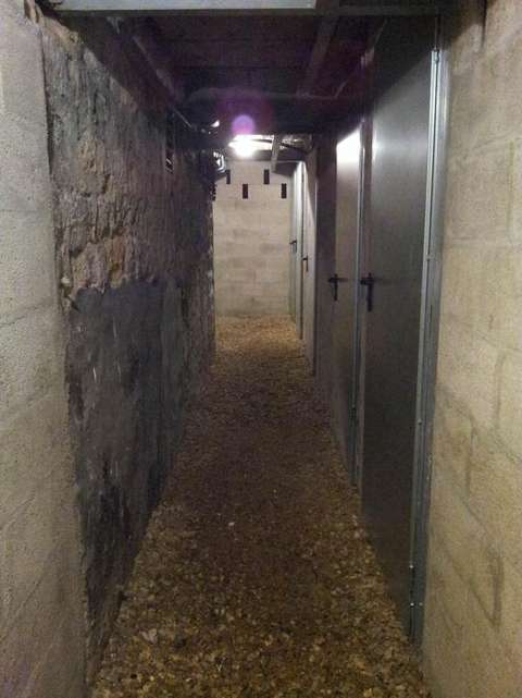 Cave à acces sécurisée et privatif porte de