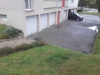1 m2 dans GARAGE (environ 2.5 m3) à BIHOREL