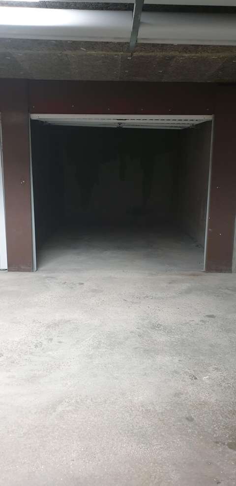 Garage en location à Reims