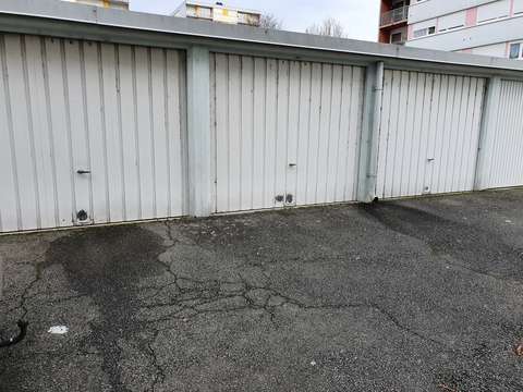 Box 13m² à louer RDC