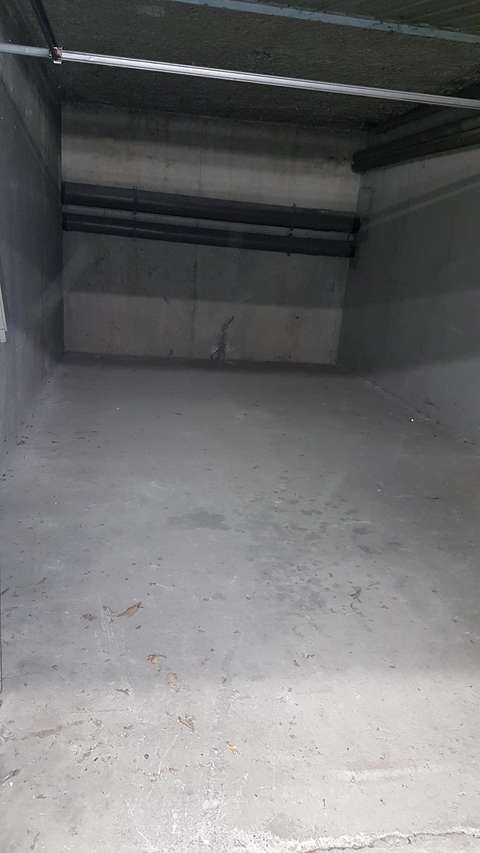 Grand box sécurisé / Parking
