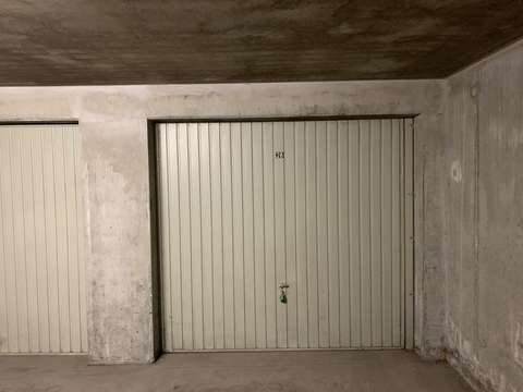 Garage fermé sécurisé