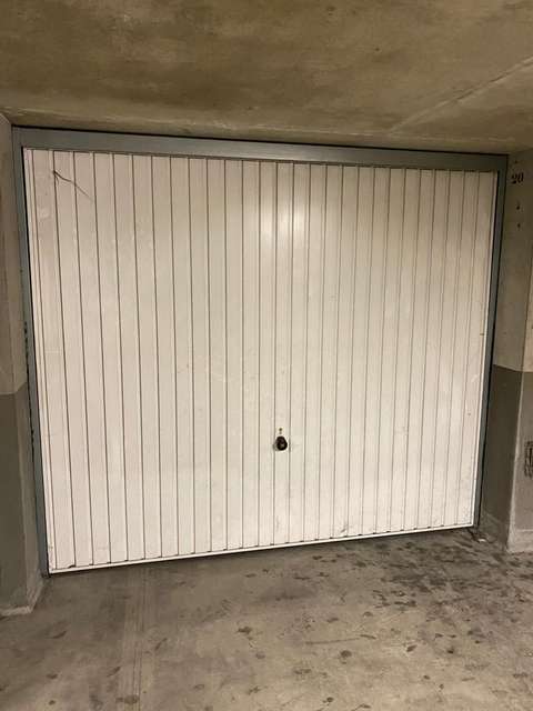 Location box fermé / parking en sous-sol