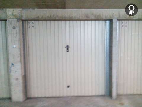INTRA - Box fermé - parking individuel -
