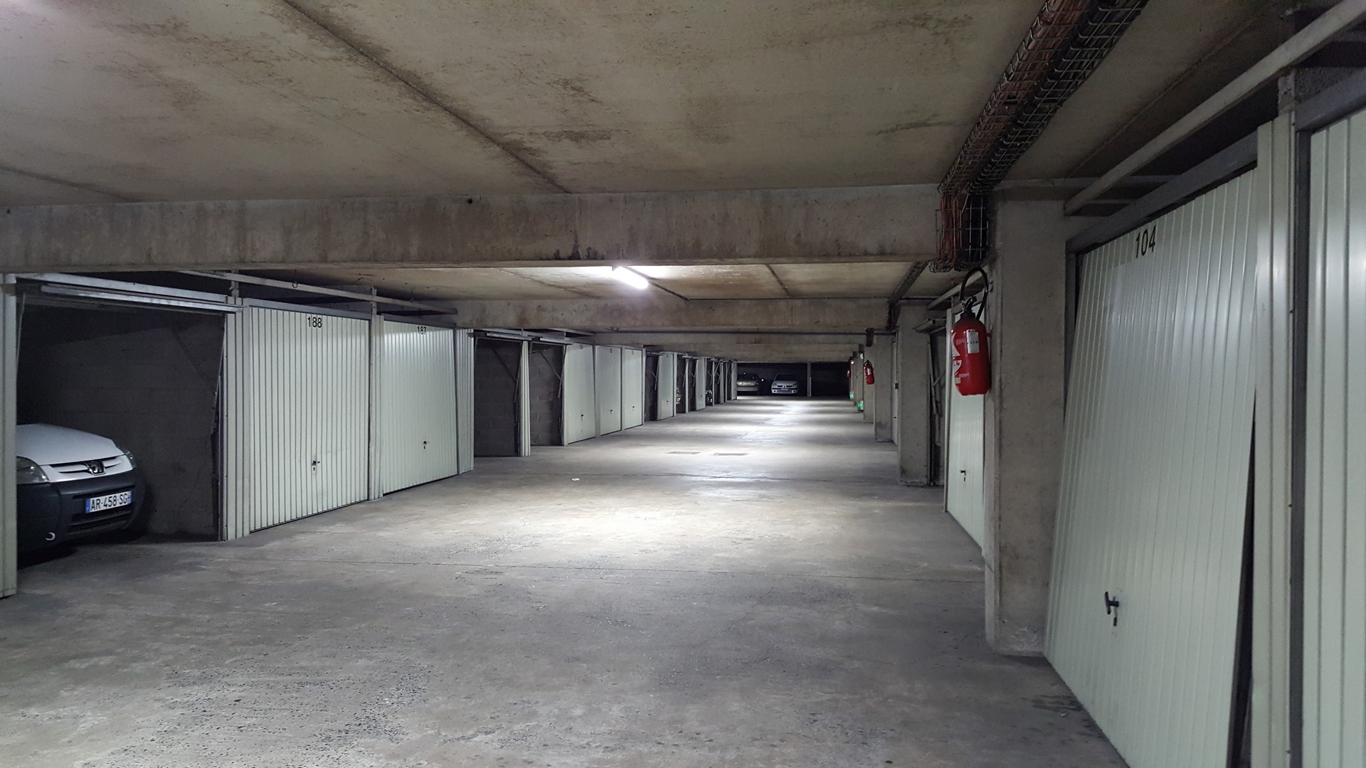 Box dans parking souterrain et sécurisé - Hyper