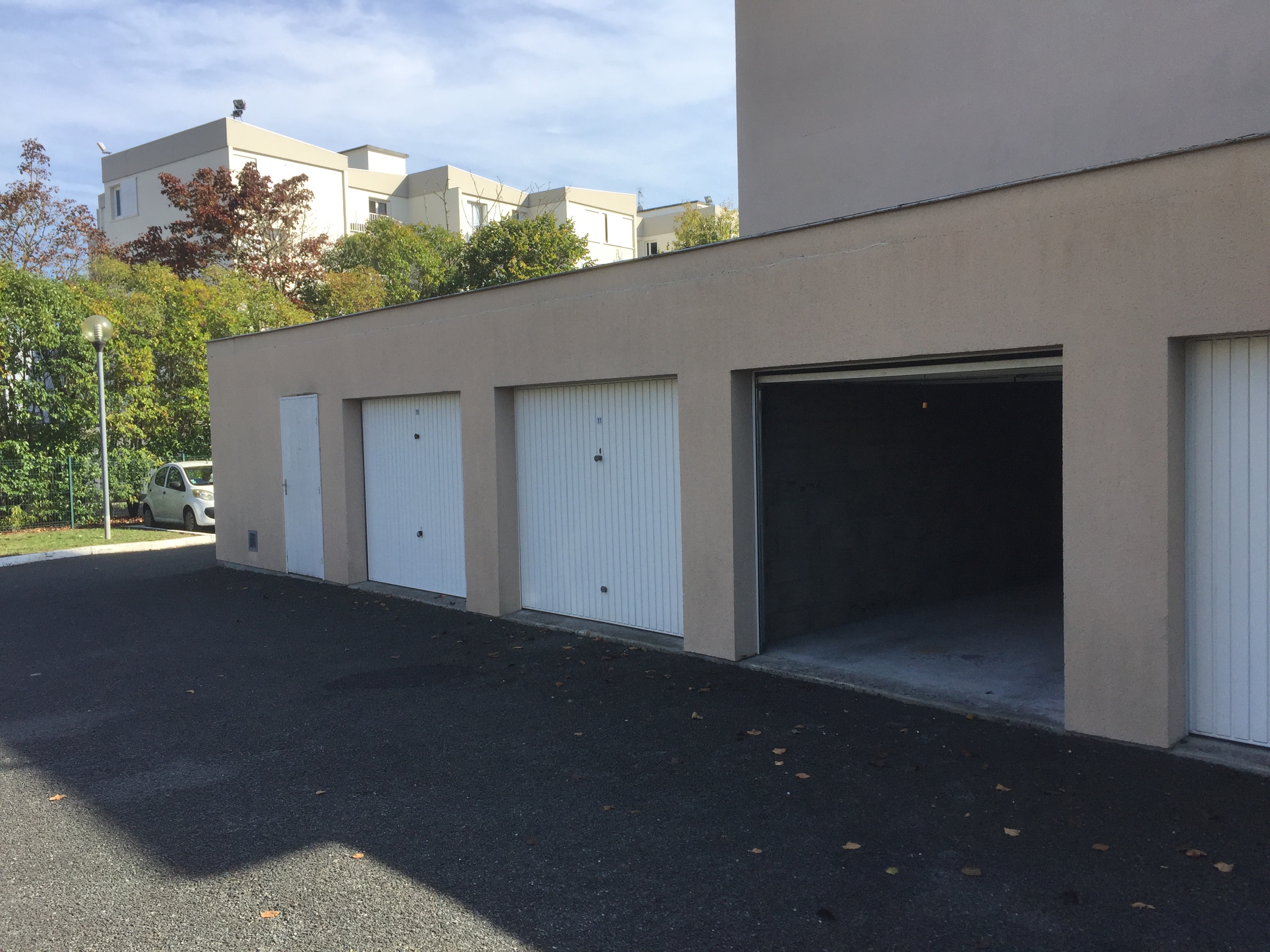 A louer / garage fermé / Eysines