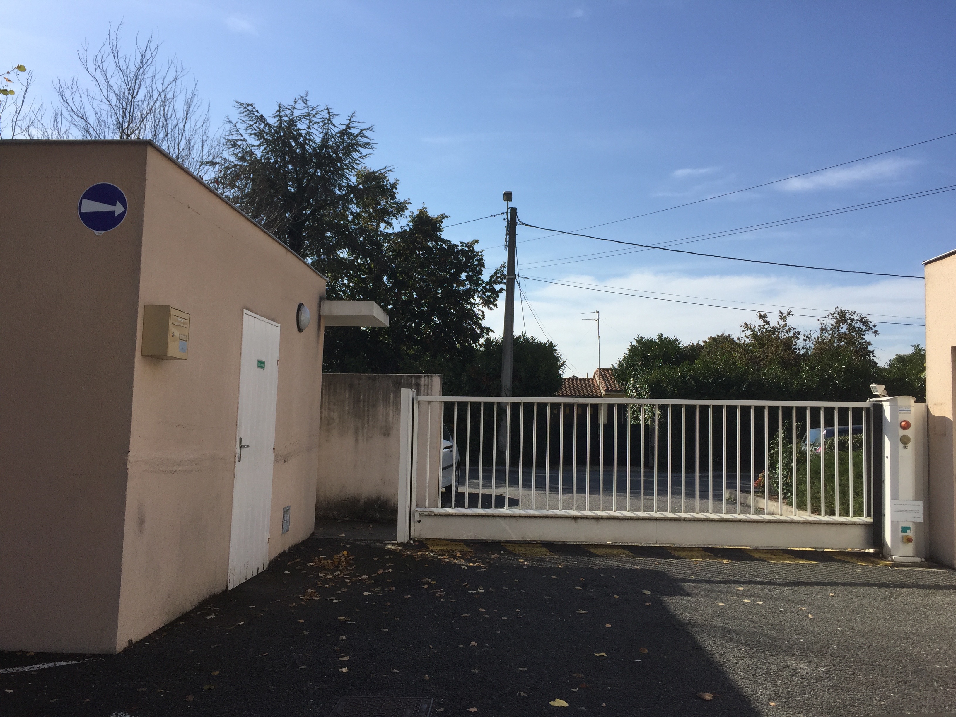 A louer / garage fermé / Eysines