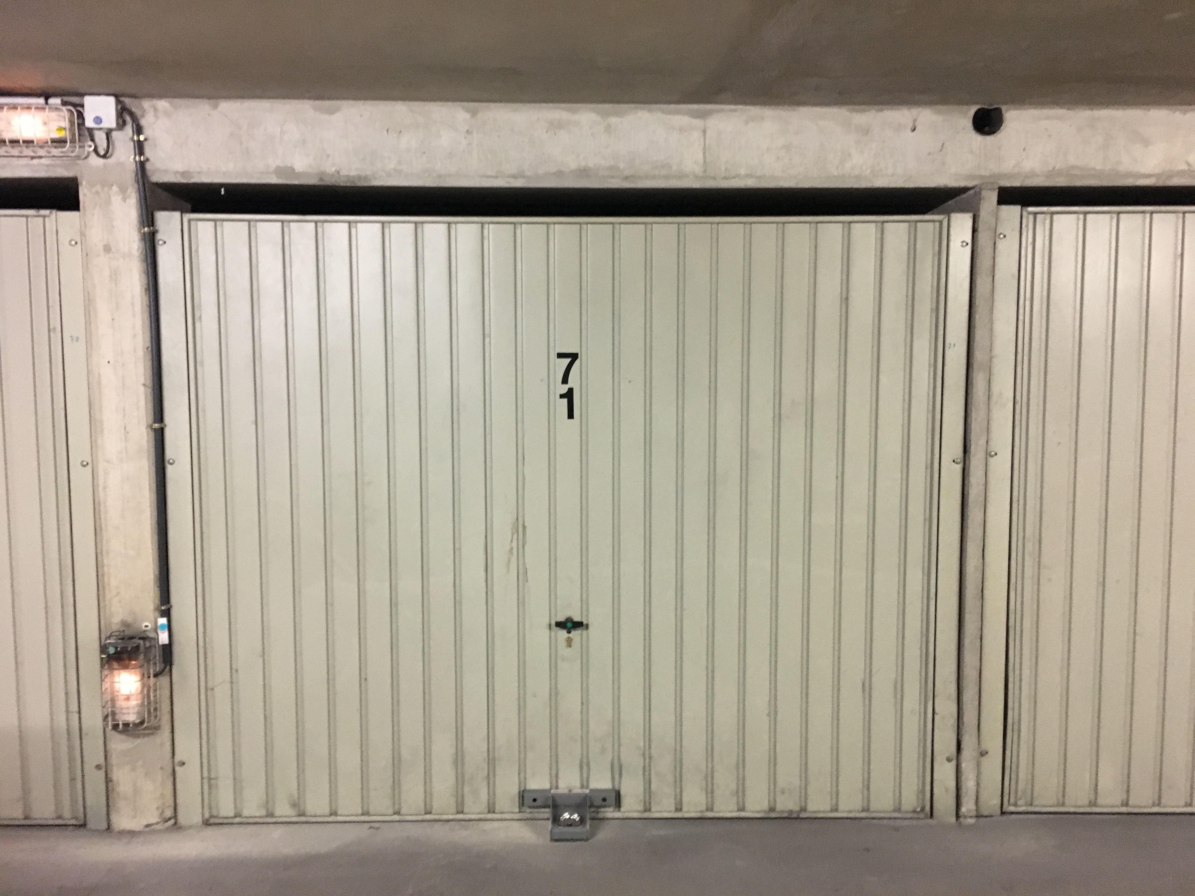 Garage a louer a achères