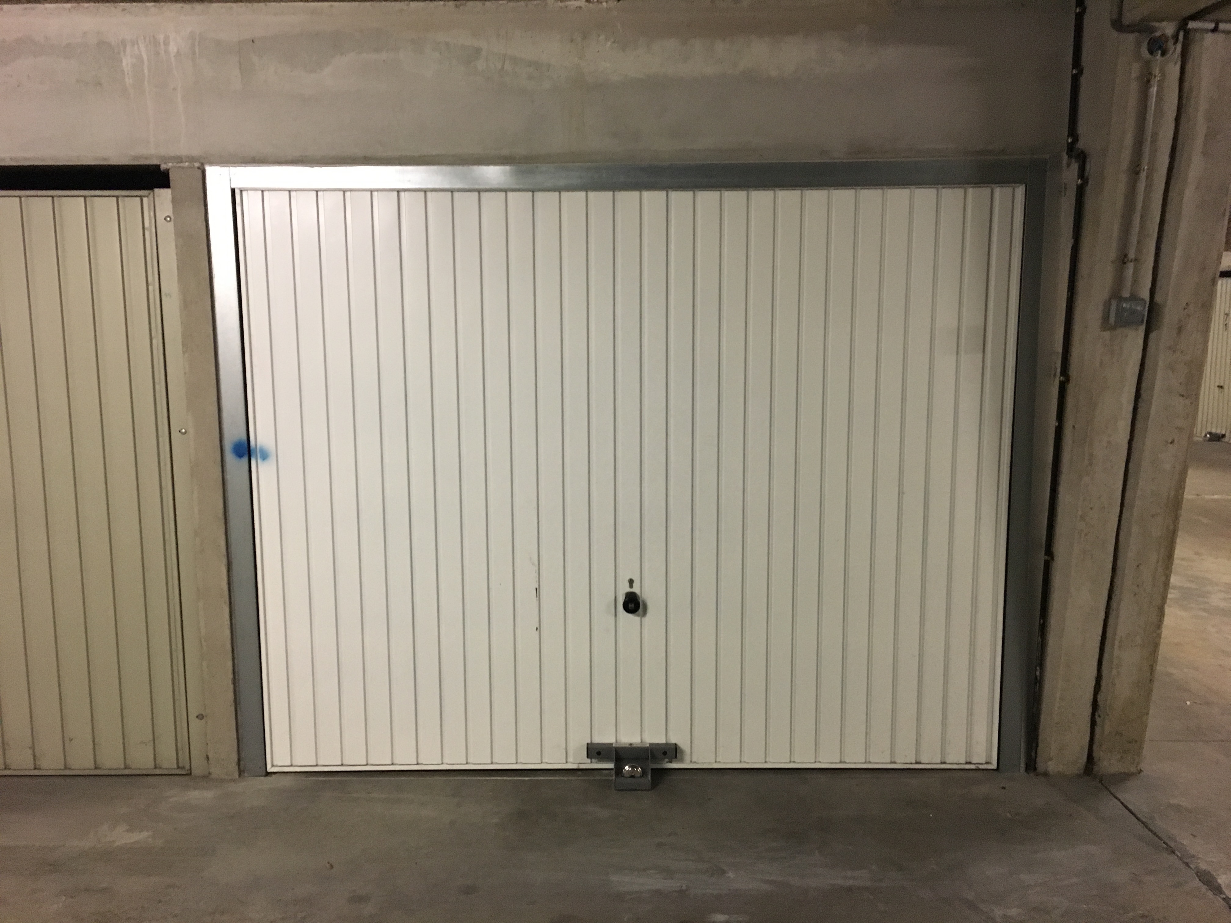 Garage sur Achères à louer