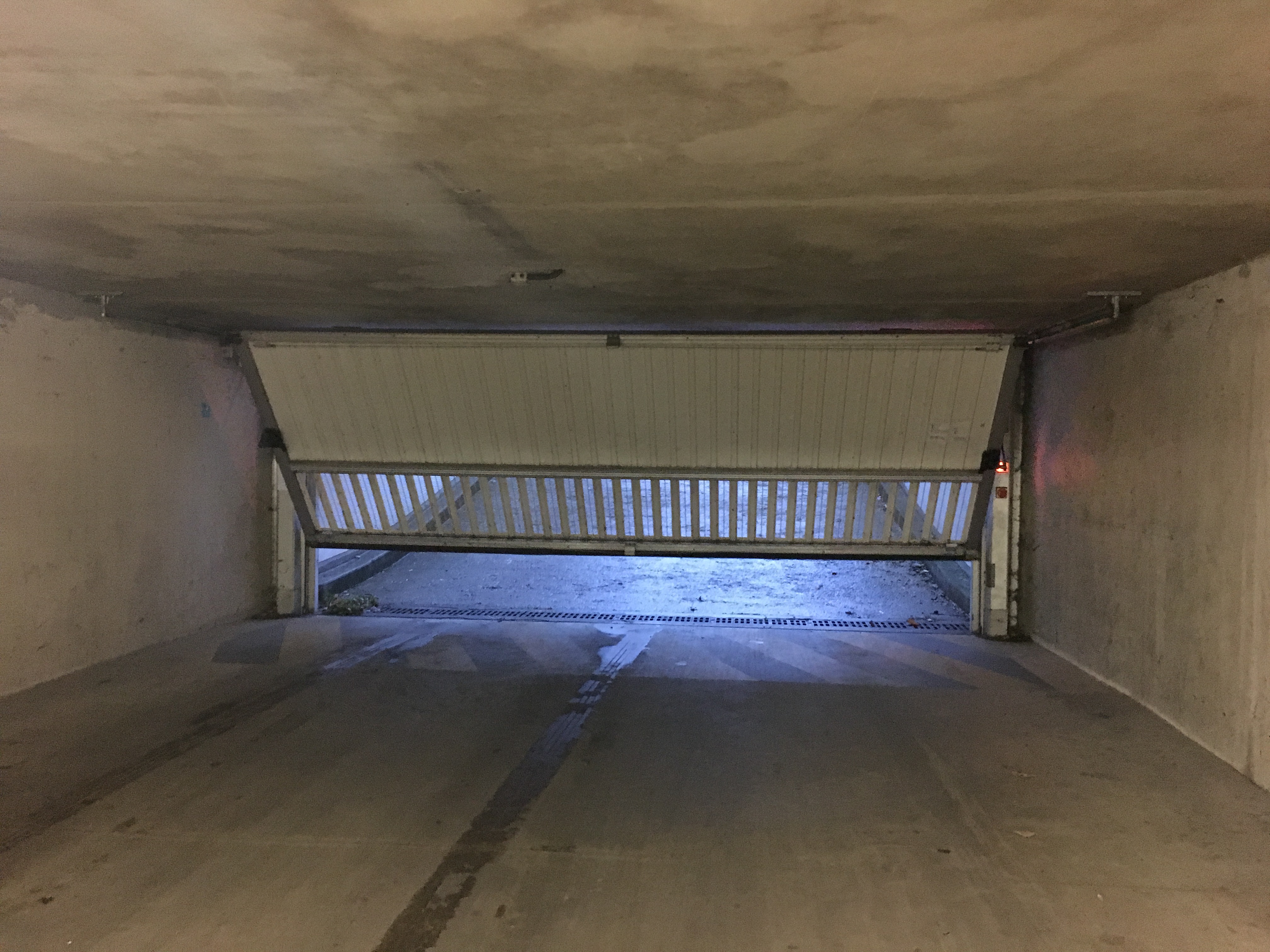 Garage fermé à Achères
