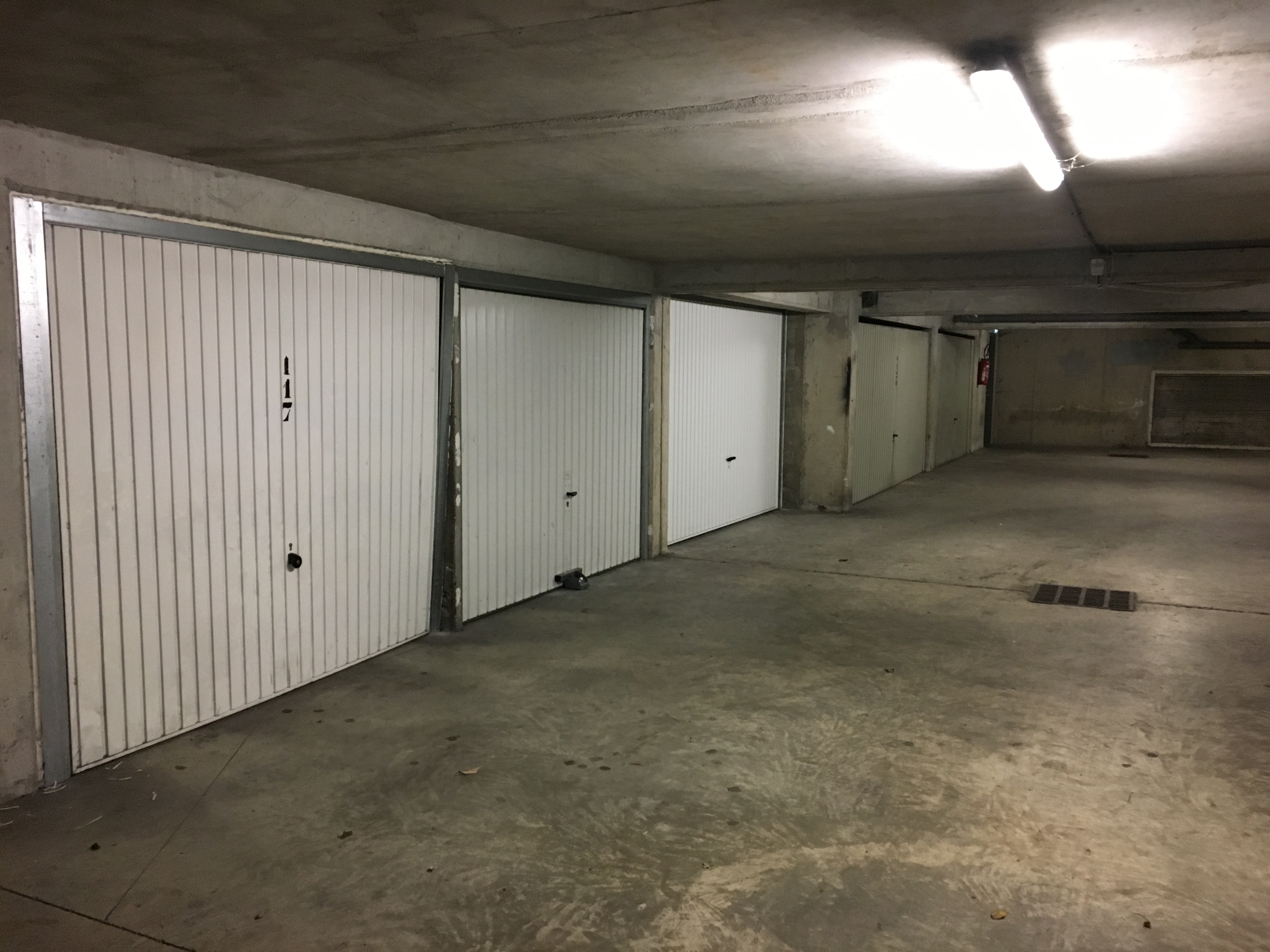 Garage fermé à Achères