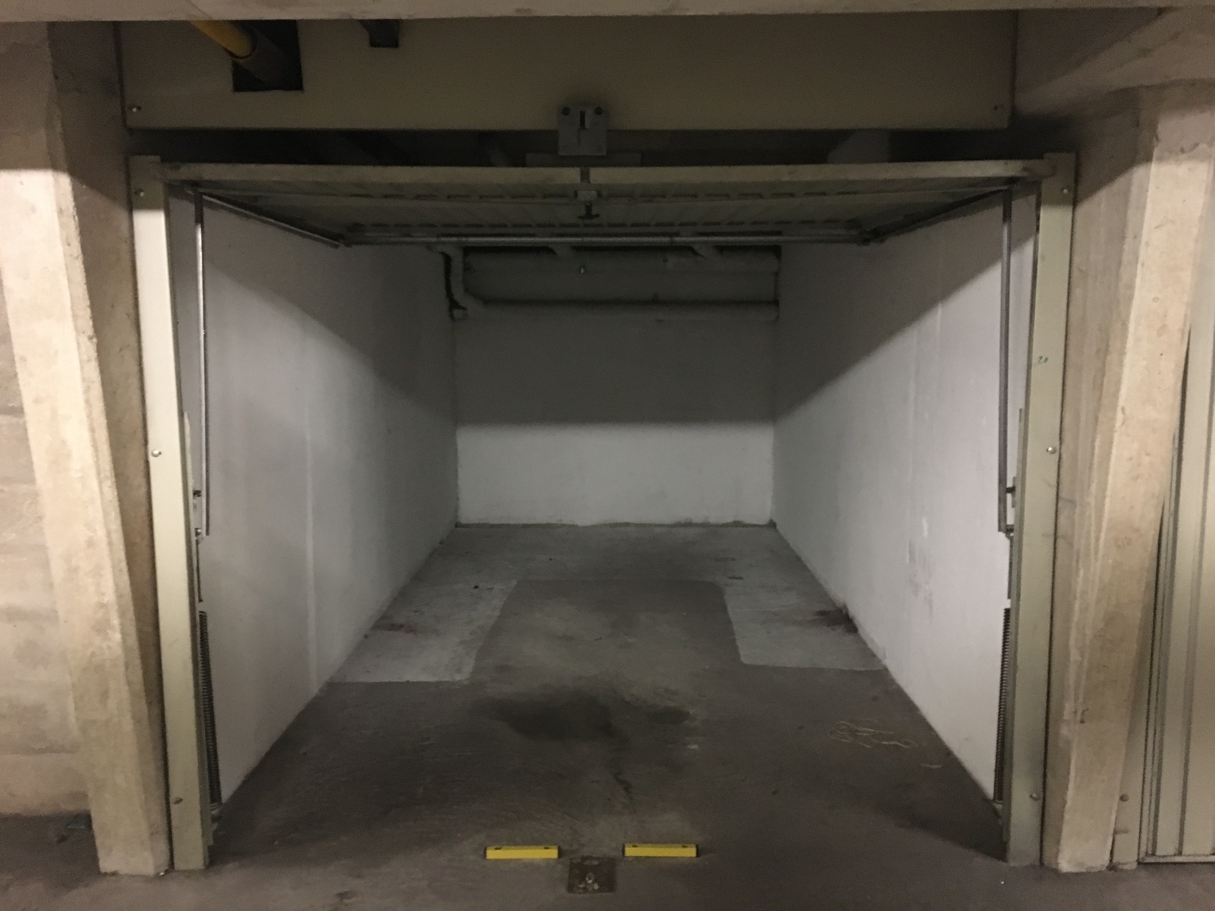 Garage à louer