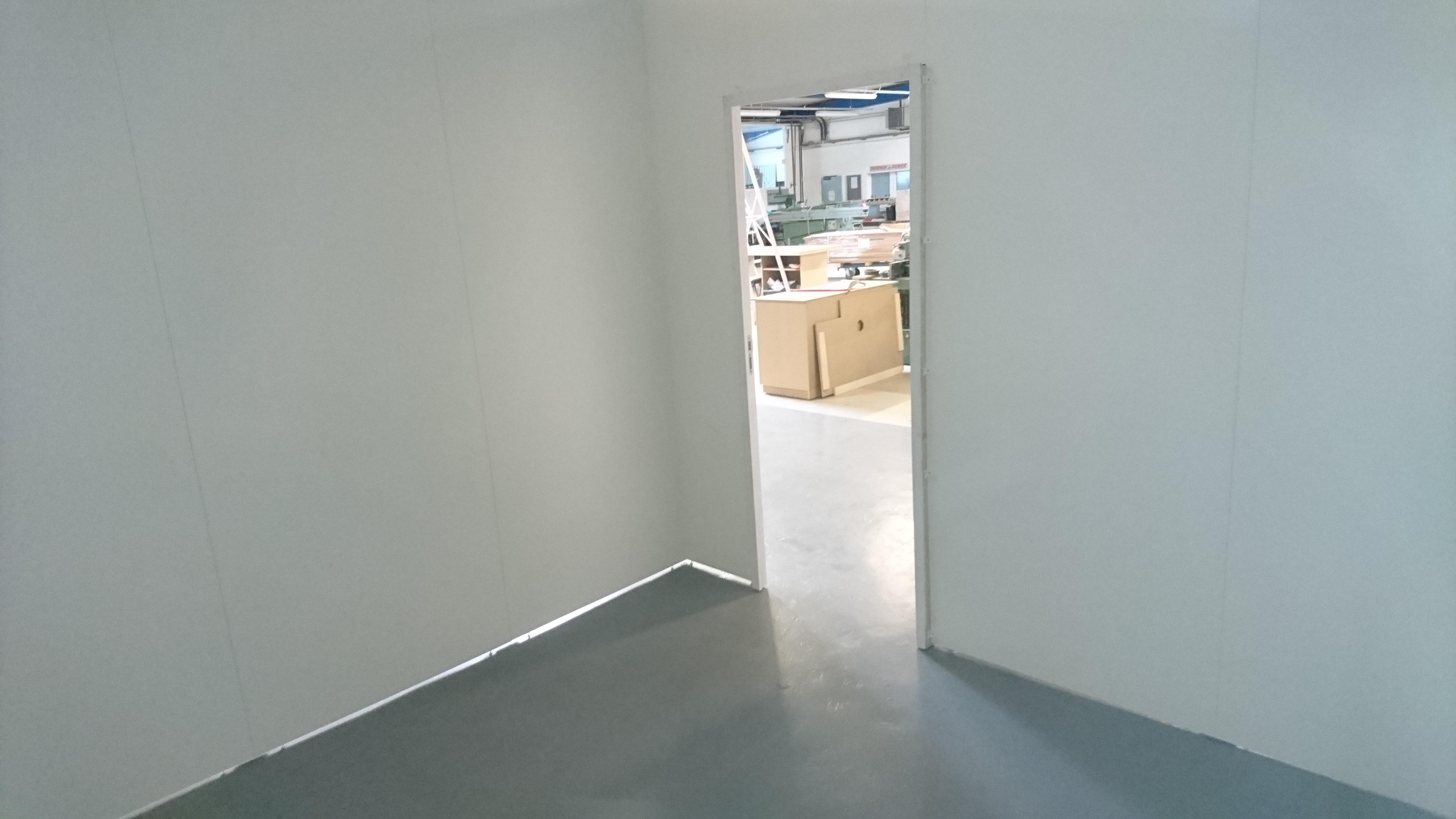 Box 7m² de self stockage fermé sécurisé à