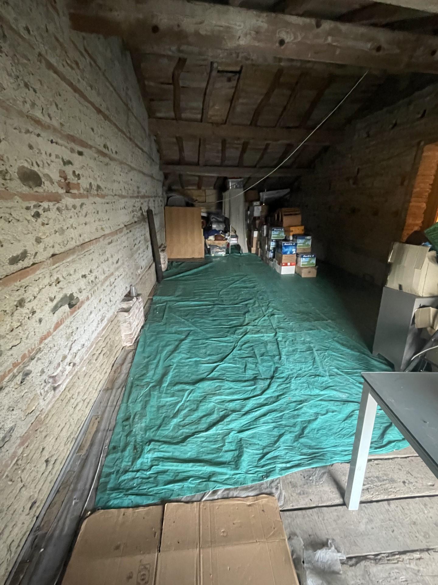 Espace de Stockage en RDC et 1er étage