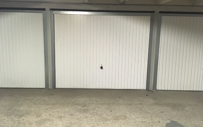Location garage fermé et individuel / Décines