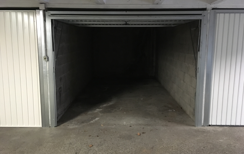 Location garage fermé et individuel / Décines