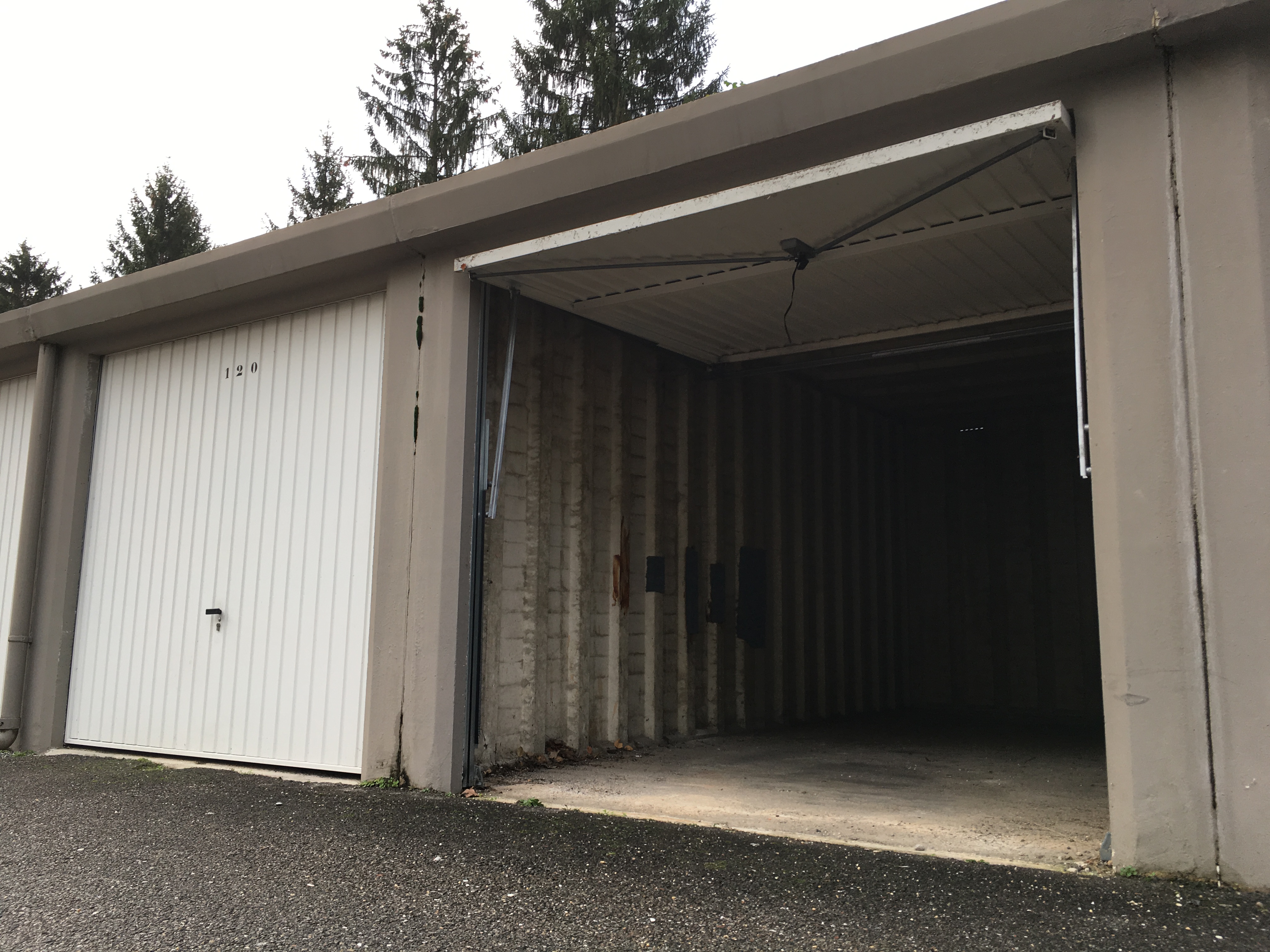 Location box fermé et individuel / Irigny