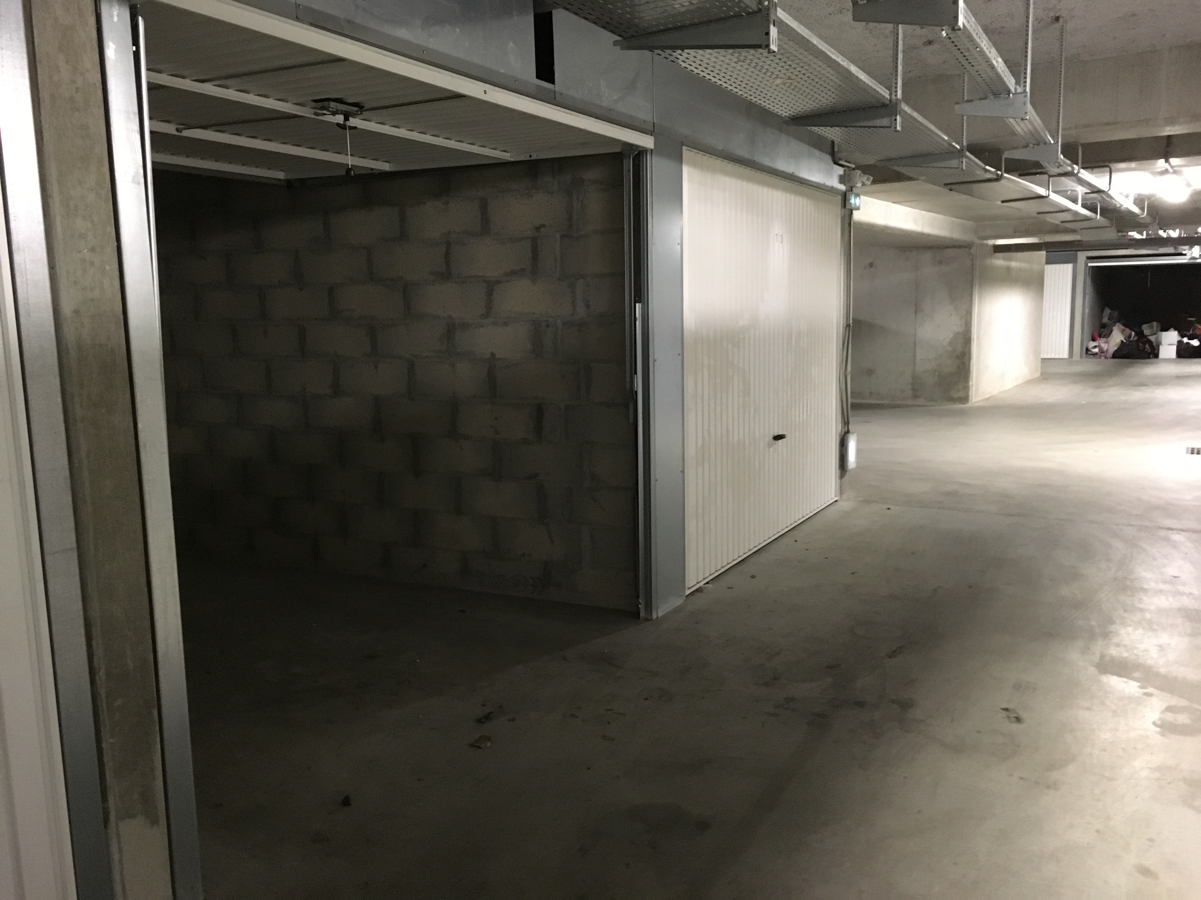 Garage en Location / Vénissieux / Lyon 8 Vénissieux 69200 13 m²