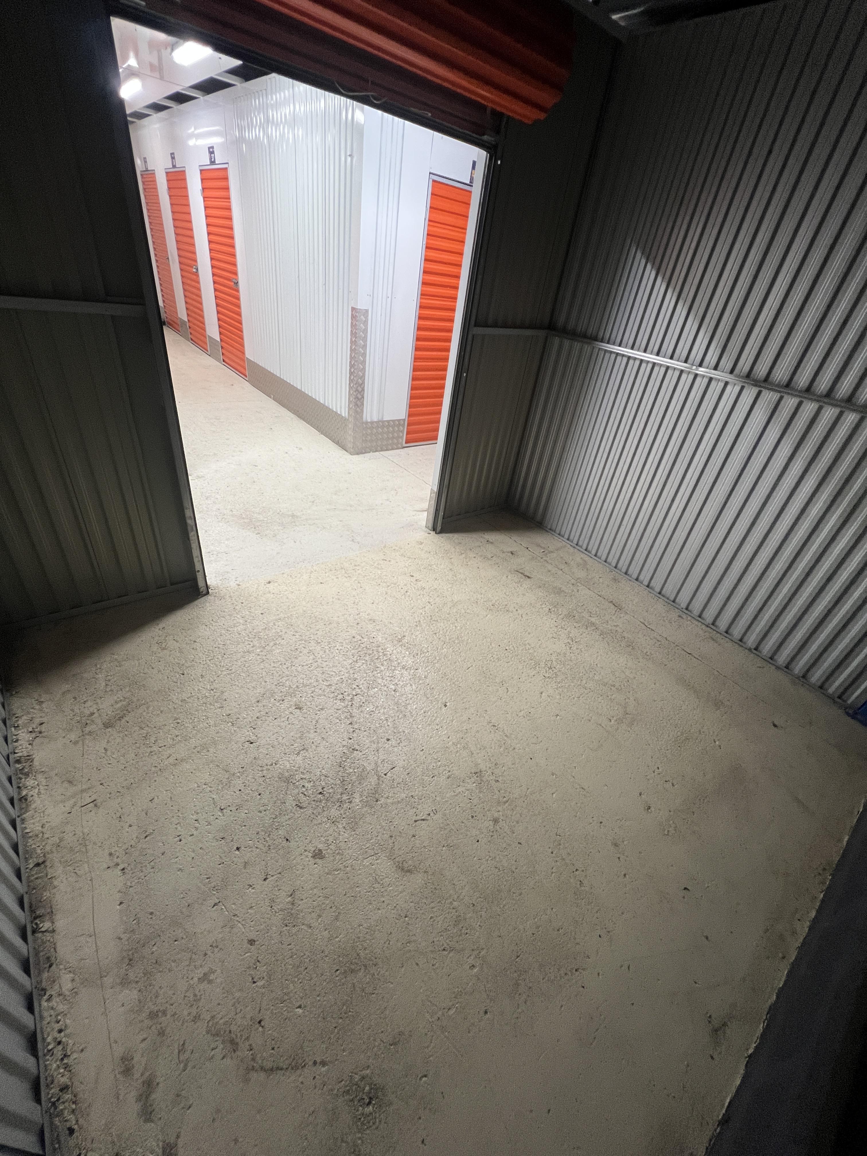 Box de 9m2 - Mondeville